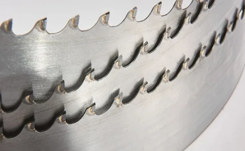 硬质合金带锯条在运转时严禁用手与锯齿部接触的重要性! 硬质合金带锯条在运转时严禁用手与锯齿部接触的重要性!